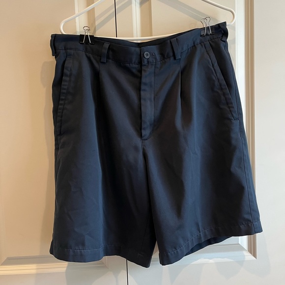 Nike golf shorts - Picture 3 of 3